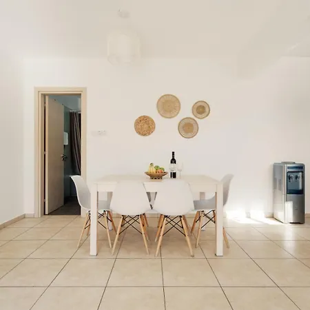 Cozy 2 Bedroom Family Apartment W/ Pool Protaras Exterior photo