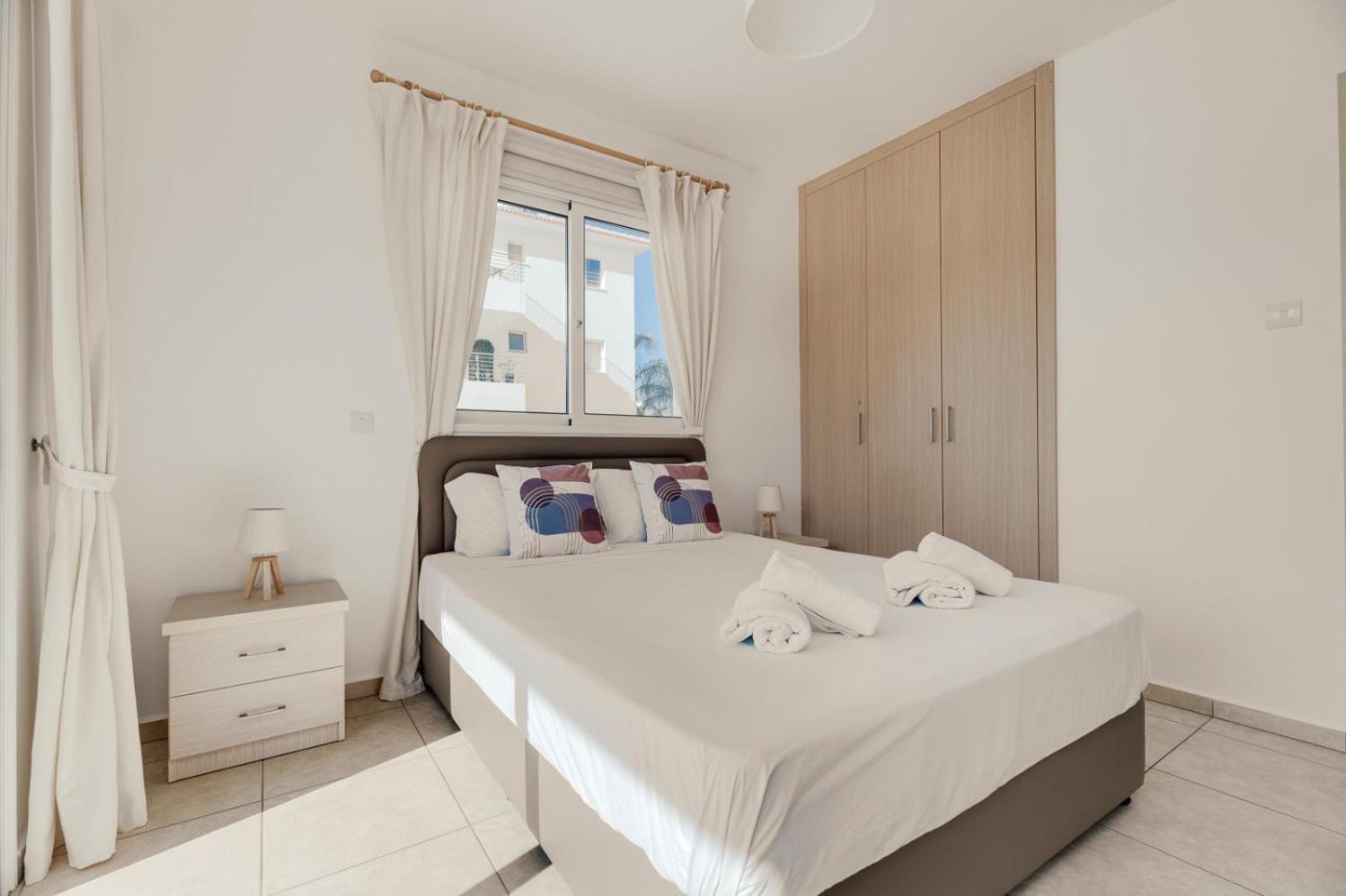 Cozy 2 Bedroom Family W/ Pool Apartment *