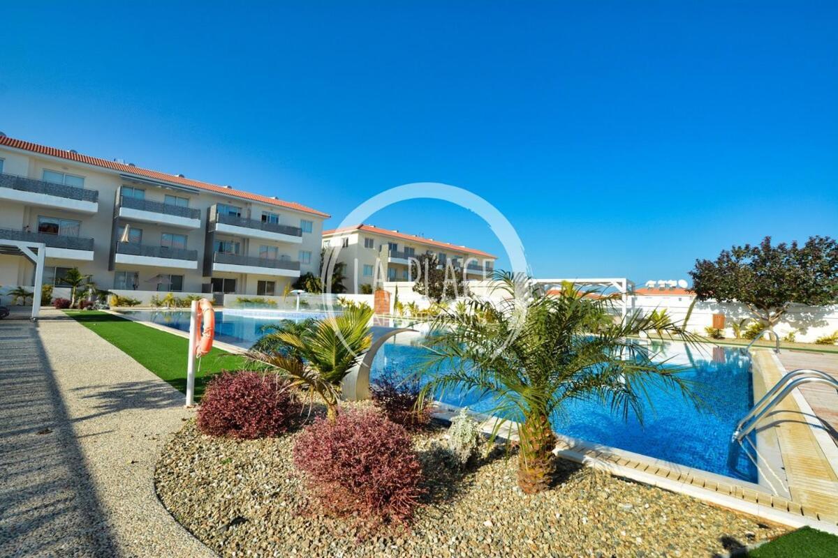 Cozy 2 Bedroom Family W/ Pool Apartment
