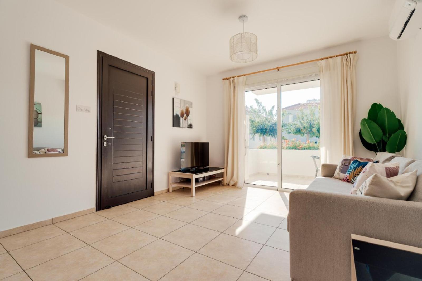 Apartment Cozy 2 Bedroom Family W/ Pool *